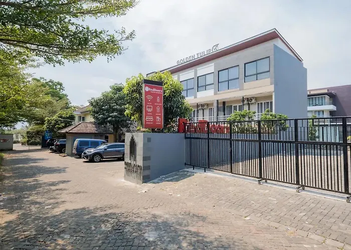 RedDoorz near Jawa Timur Park 2 Malang